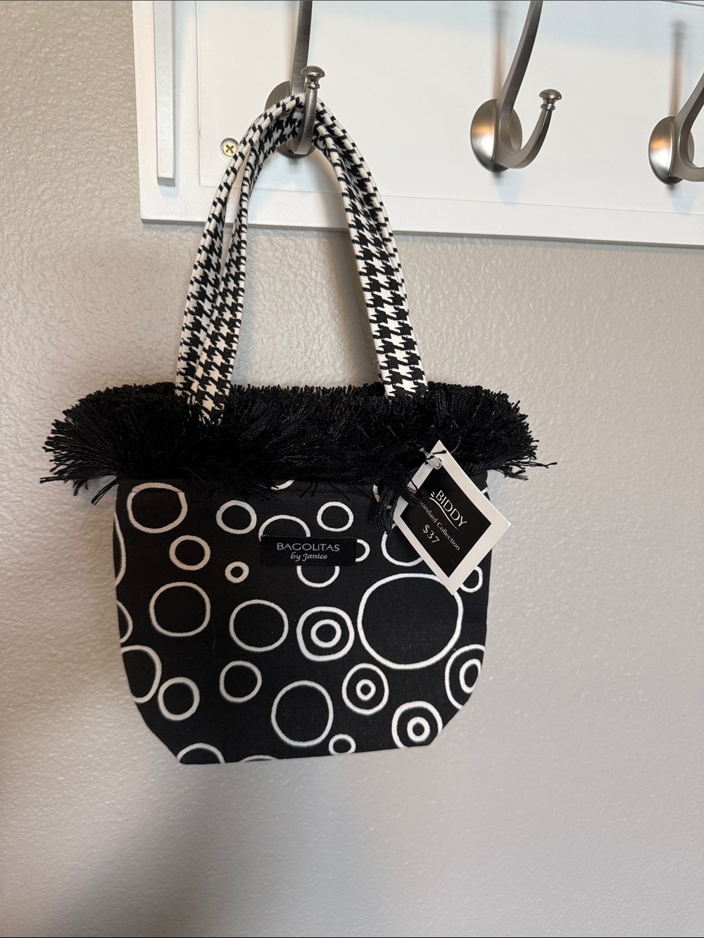 Bagolitas By JaniceBlack & White Circle Print Tote